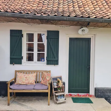 La Longere D'ecottes Bed & Breakfast Licques