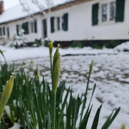 Couette-café La Longère D'ecottes